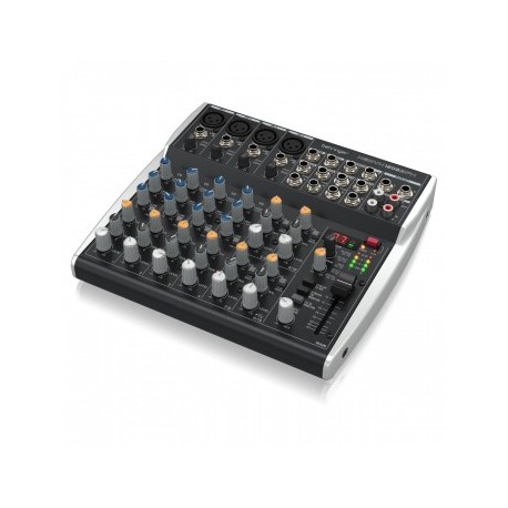 Mezcladora Behringer...